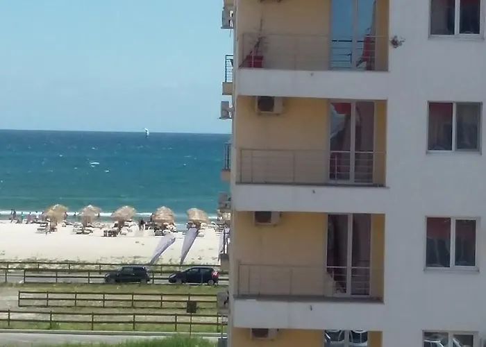 Apartment Rose Mamaia Nord Summerland